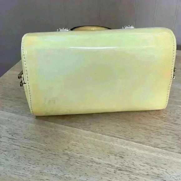 Beautiful yellow marble, faux patent leather small tote bag - Picture 6 of 8